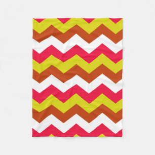 ZIGZAG PATTERN. FLEECE BLANKET