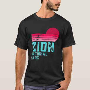 Zion National Park   Retro 80'S Distressed T-Shirt