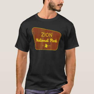 Zion National Park Utah Nature Distressed T-Shirt
