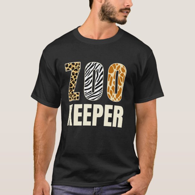 Zookeeper Zoo Animals Savanna Safari Funny Hallowe T-Shirt (Front)
